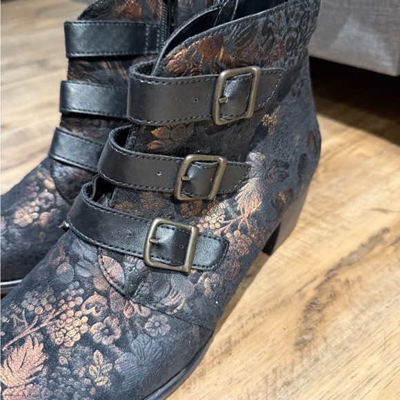 Remonte Black and Gold Patterned Ankle Boots - Picture 3 of 7